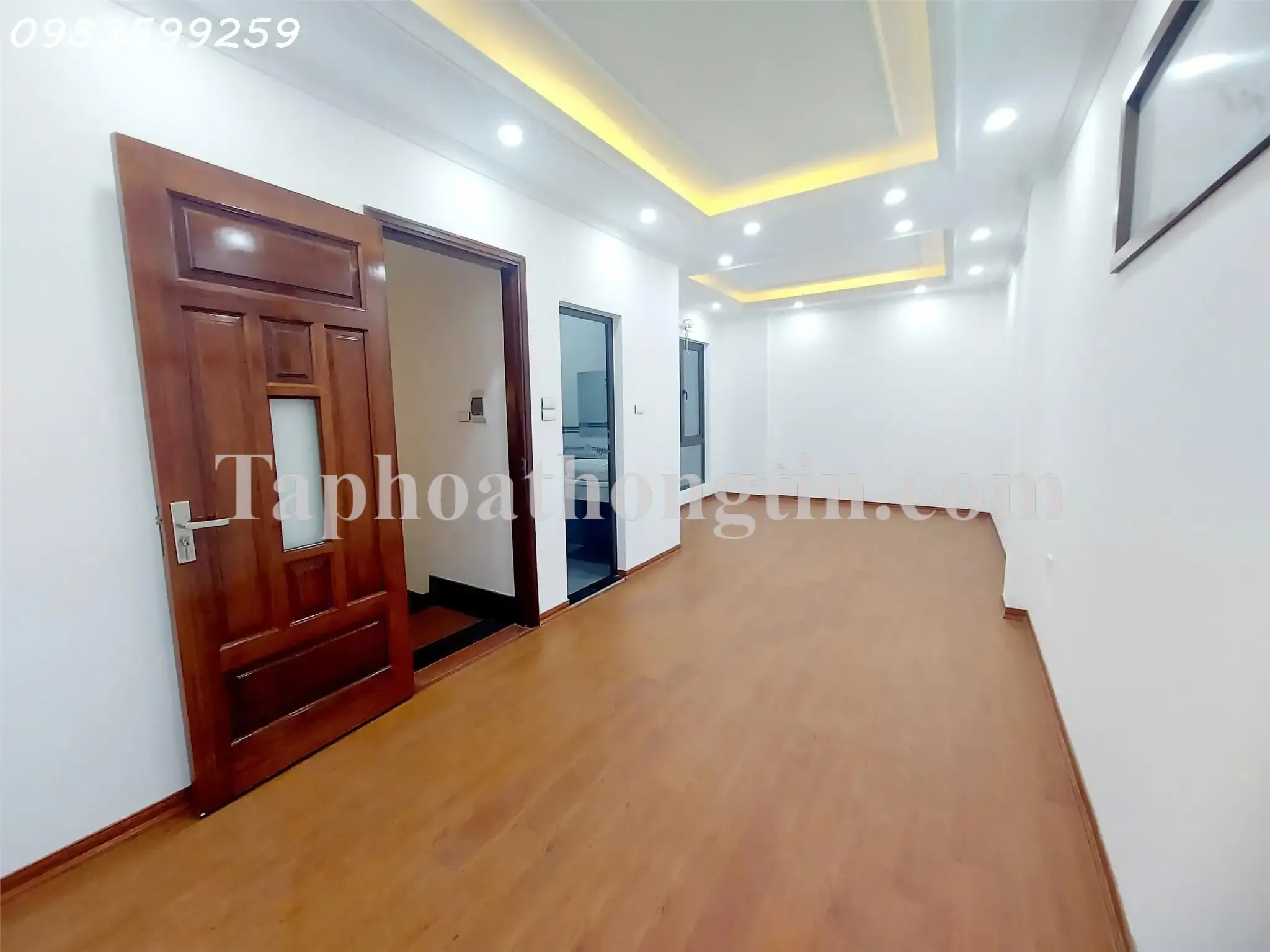 Siêu phẩm nhà 5 tầng – thang máy, ô tô 10m, VIEW đẹp 3 mặt thoáng – mỹ đình. 🏡 Diện tích: 57m², xây mới hoàn toàn, thiết kế 5 tầng hiện đại. 💥 Công năng tối ưu: 7 phòng ngủ khép kín, mỗi tầng 2 phòng và 1 sân phơi rộng. 🚗 Vị trí đắc địa: Cách ô tô 10m, ngay trung tâm quận Nam Từ Liêm. Gần phố Lê Đức Thọ, Dương Khuê, Nguyên Hoàng và các tiện ích lớn như chung cư Sun Square, Bệnh viện Dulax, ĐH Thương mại, bến xe Mỹ Đình. ✨ Tiện nghi vượt trội: Nội thất nhập khẩu, thiết kế mở với 3 mặt thoáng, hai mặt ngõ lớn, view toàn cảnh khu đô thị Mỹ Đình. 📜 Pháp lý: Sổ đỏ nở hậu, sẵn sàng giao dịch ngay. Liên hệ ngay với Mr. Quynh để xem nhà thực tế và sở hữu không gian sống đẳng cấp, tiện nghi trong tầm tay! Chính chủ gửi bán Siêu phẩm nhà 5 tầng – thang máy, ô tô 10m, VIEW đẹp 3 mặt thoáng – mỹ đình.