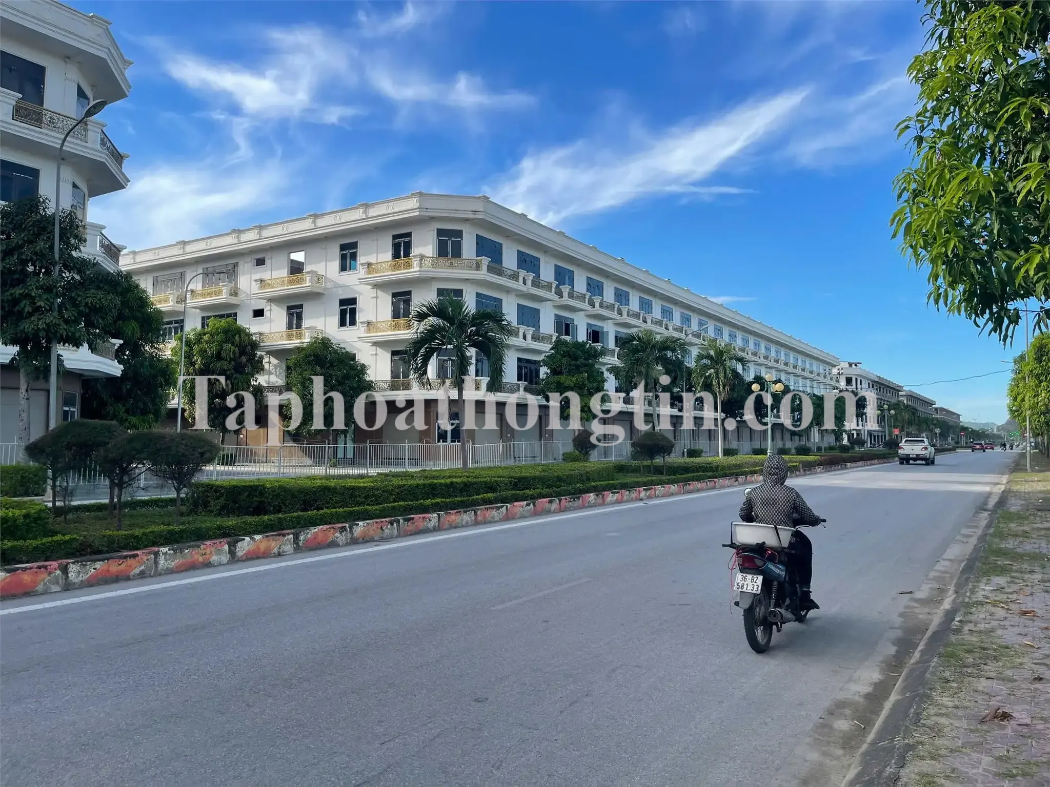 TRUNG TÂM TP.THANH HÓA. 3.2 TỶ BAO SỔ. NHÀ MỚI 4 TẦNG. KĐT XUÂN HƯNG. CĐT: 0966 343 969